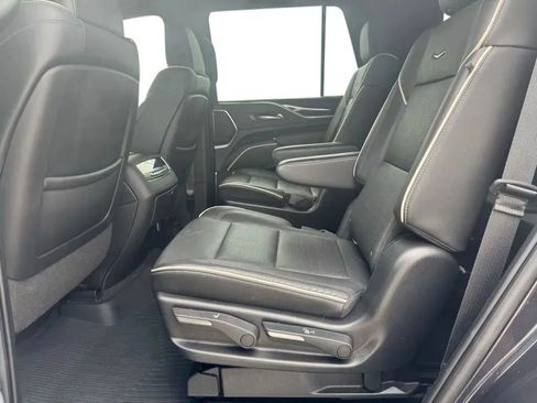 Used 2022 Cadillac Escalade Sport w/ LPO, Floor Liner Package AWD/4WD image 17