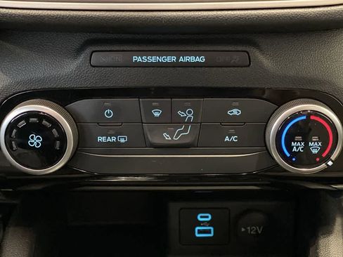 Used 2022 Ford Escape SE image 21