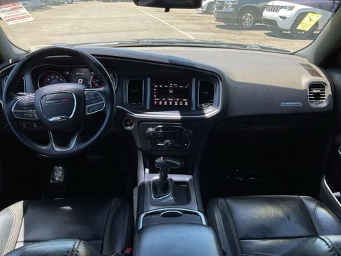 Used 2020 Dodge Charger SXT w/ Leather Interior Group RWD image 15