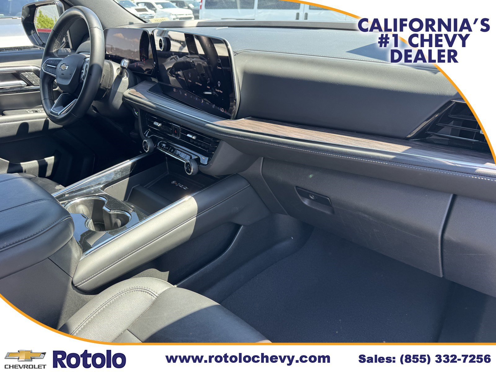 Used 2025 Chevrolet Suburban LT RWD image 7