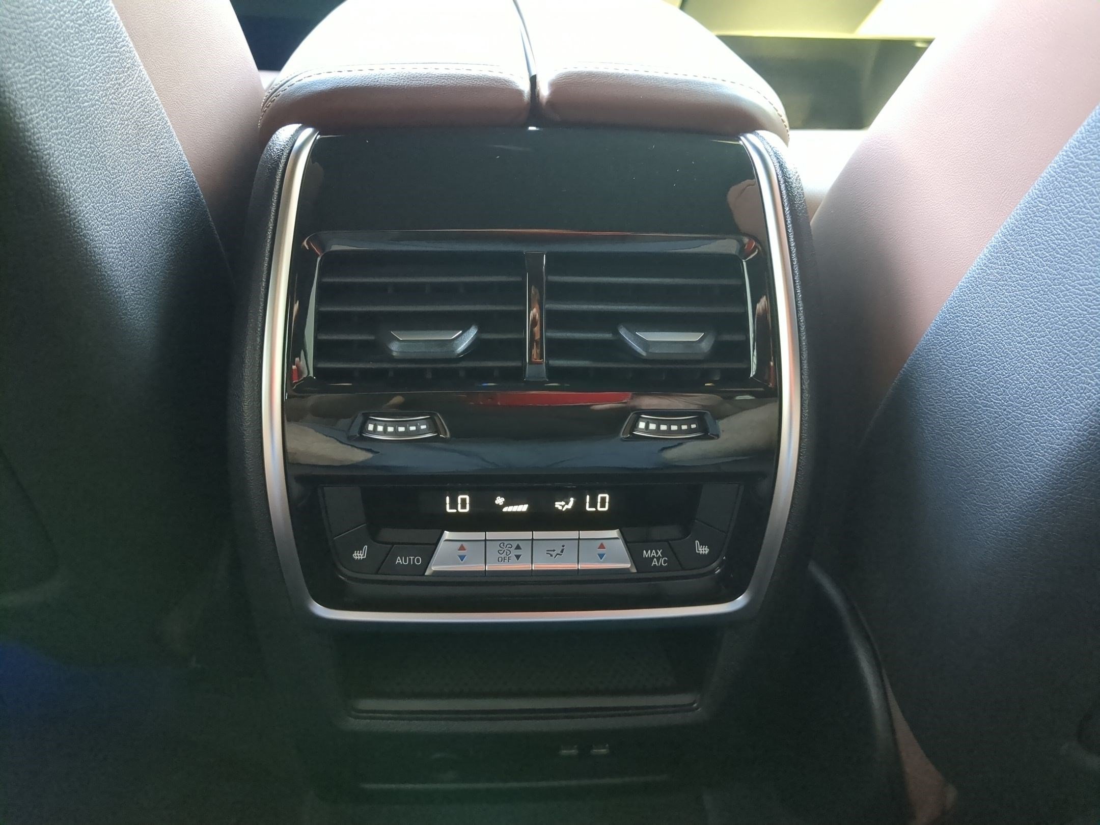 Used 2025 BMW X7 M60i AWD/4WD image 27
