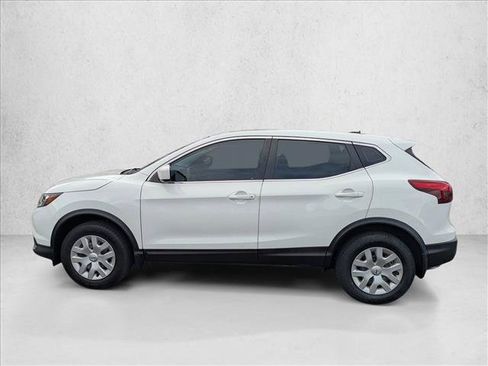 Used 2018 Nissan Rogue Sport S FWD image 9