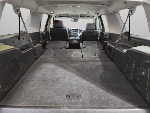Used 2018 Chevrolet Suburban LT w/ Luxury Package AWD/4WD image 31