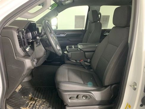 Used 2025 Chevrolet Silverado 2500 LT w/ Convenience Package image 14