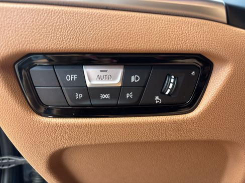 Certified 2025 BMW 330i Sedan RWD image 37