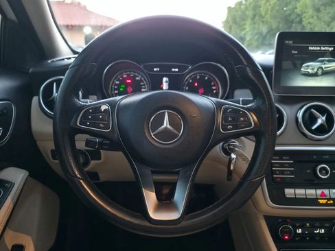 Used 2018 Mercedes-Benz GLA 250 image 18