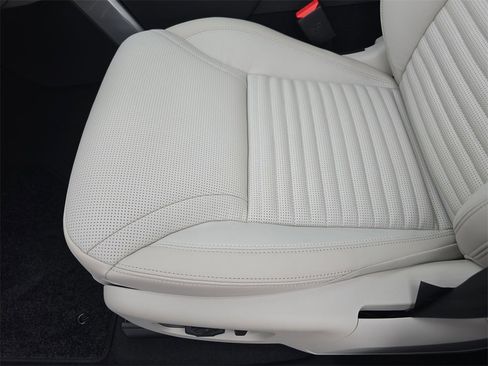 New 2026 Land Rover Discovery Limited Edition image 31