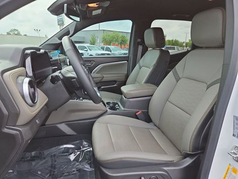 Used 2026 Chevrolet Colorado ZR2 w/ Technology Package image 19