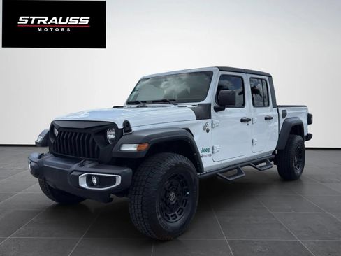 Used 2023 Jeep Gladiator Sport w/ Trailer Tow Package AWD/4WD image 4