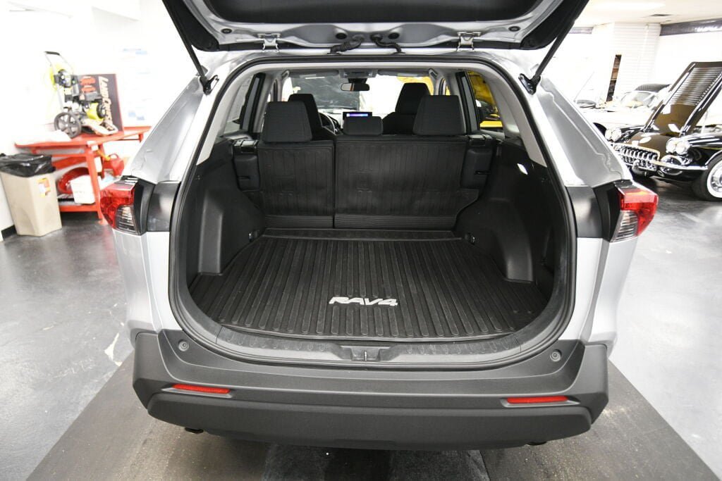 Certified 2025 Toyota RAV4 LE FWD image 22