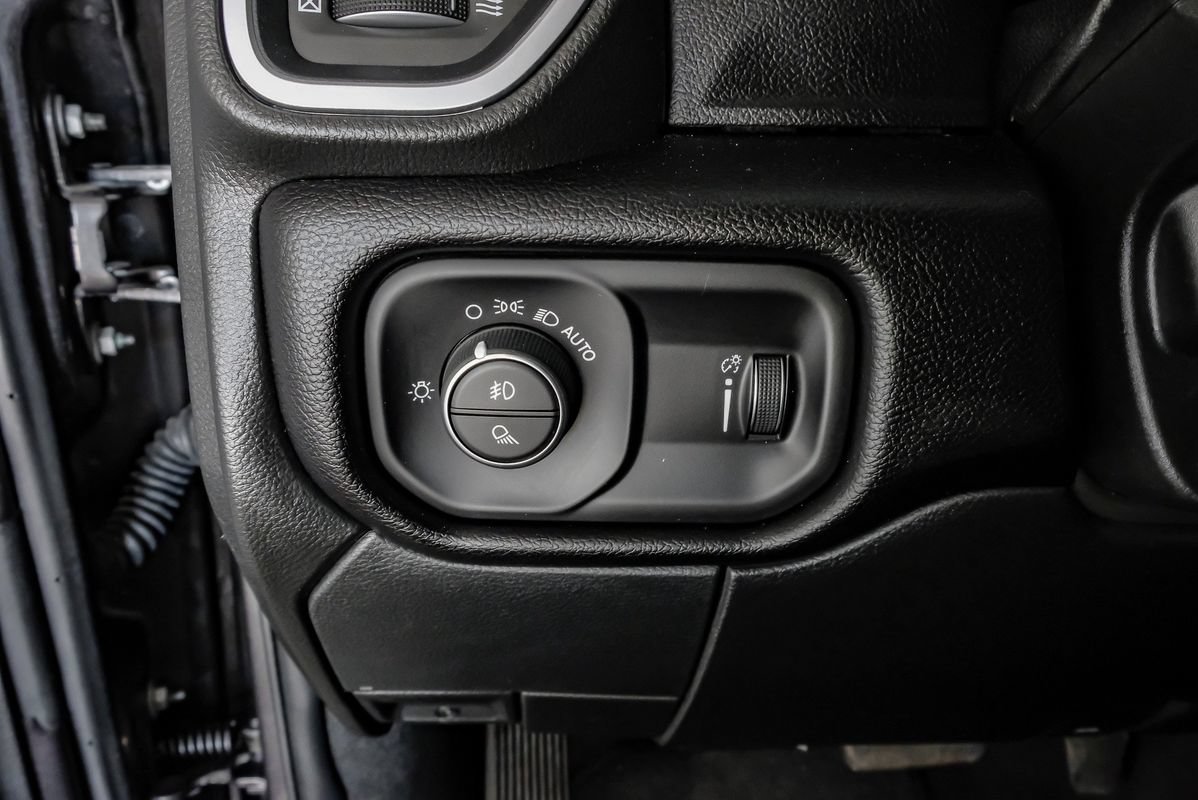 Used 2024 RAM 2500 Big Horn AWD/4WD image 23