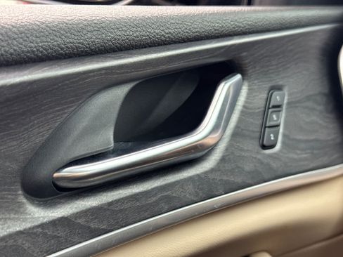 Used 2022 Jeep Grand Cherokee Limited 4xe image 25