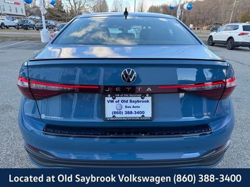 Certified 2025 Volkswagen Jetta SE image 6