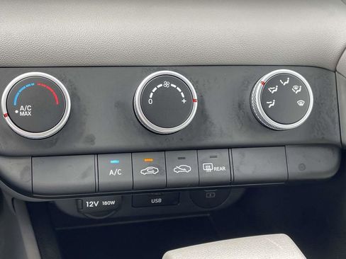 Certified 2026 Hyundai Elantra SE FWD image 18