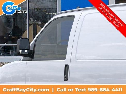 New 2025 Chevrolet Express 3500 Extended image 12