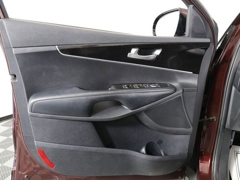 Used 2019 Kia Sorento LX image 14