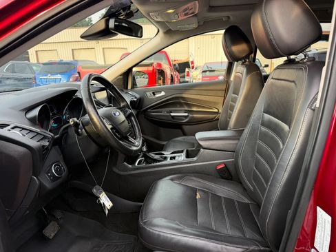 Used 2017 Ford Escape Titanium w/ Equipment Group 301A AWD/4WD image 2