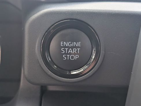 Used 2025 Toyota Tacoma SR image 15