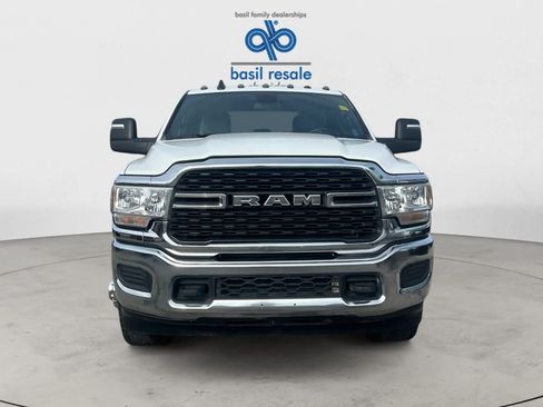 Used 2024 RAM 3500 SLT w/ Quick Order Package 2YG SLT AWD/4WD image 9