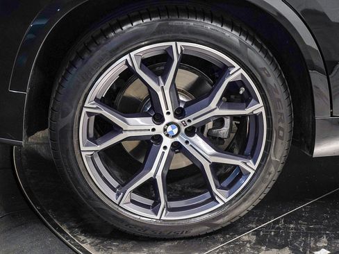 Used 2023 BMW X5 xDrive40i w/ M Sport Package image 11