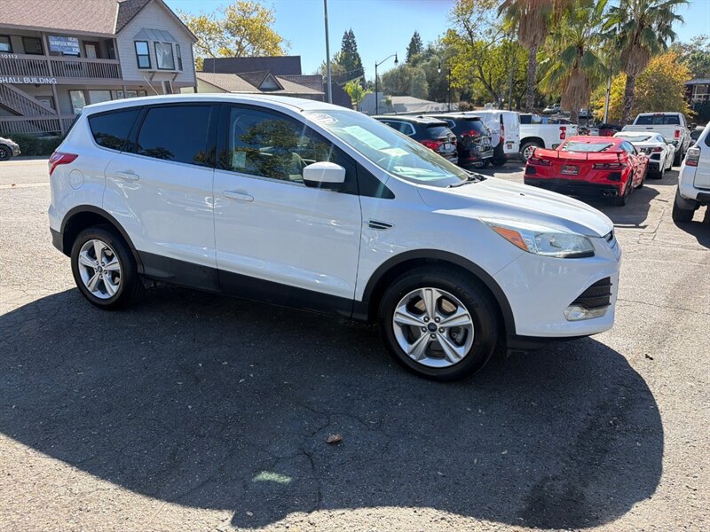 Used 2013 Ford Escape SE w/ Class II Trailer Tow Pkg AWD/4WD image 5