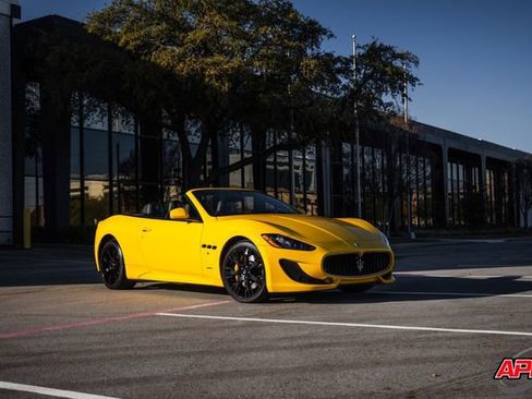 Used 2014 Maserati GranTurismo Sport RWD image 15