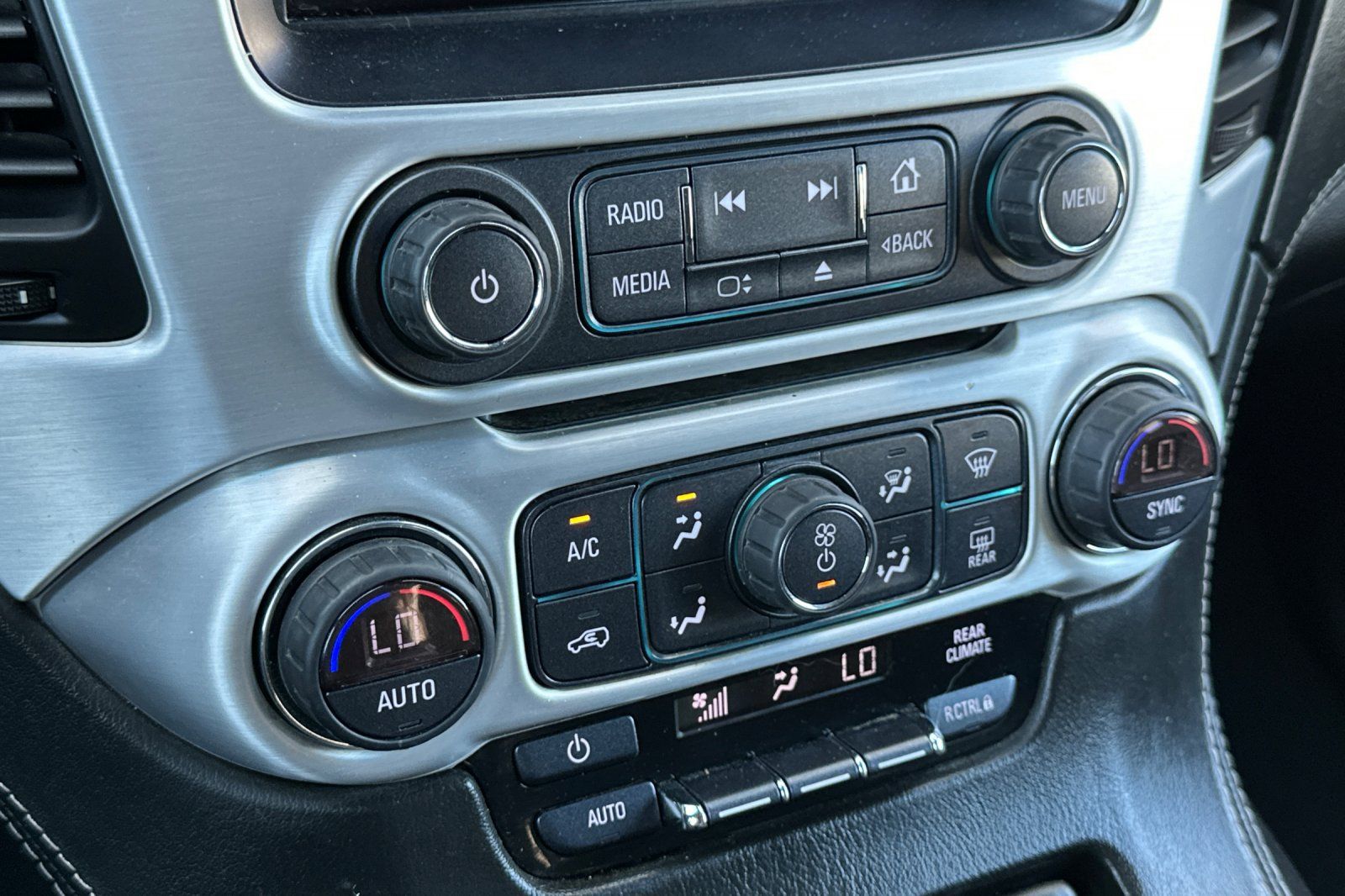 Used 2018 GMC Yukon XL SLE w/ SLE Value Package AWD/4WD image 29