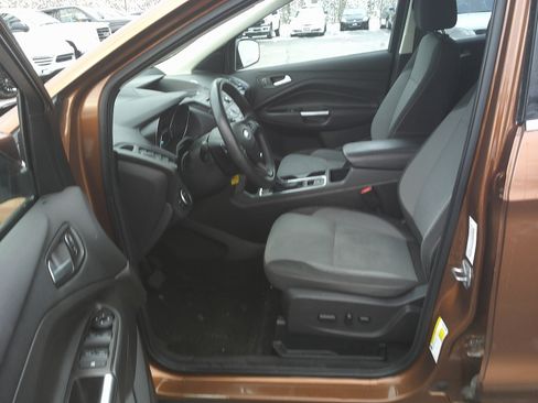 Used 2017 Ford Escape SE w/ SE Cold Weather Package image 10
