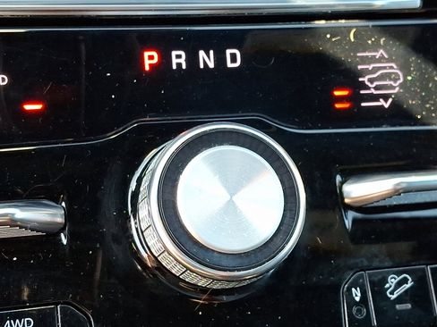 Used 2023 Jeep Grand Cherokee Overland w/ Luxury Tech Group IV image 16