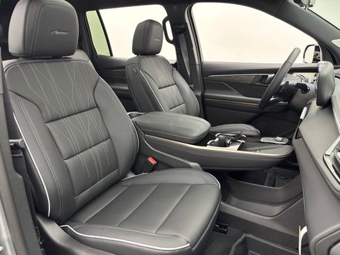 New 2026 Buick Enclave Avenir w/ Super Cruise Package FWD image 40