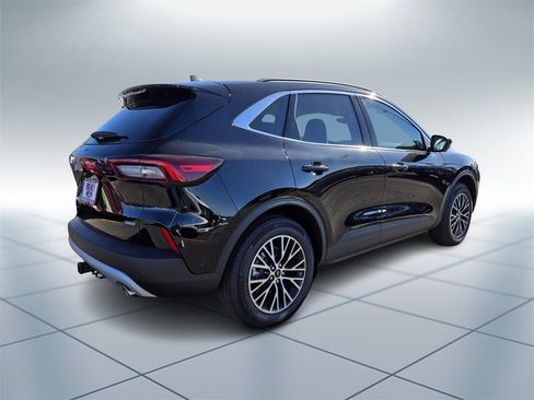 New 2024 Ford Escape SE w/ PHEV Premium Package image 3