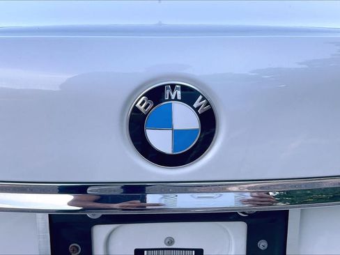 Used 2019 BMW 750i xDrive w/ M Sport Package AWD/4WD image 32