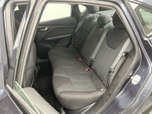 Used 2014 Dodge Dart SXT image 9