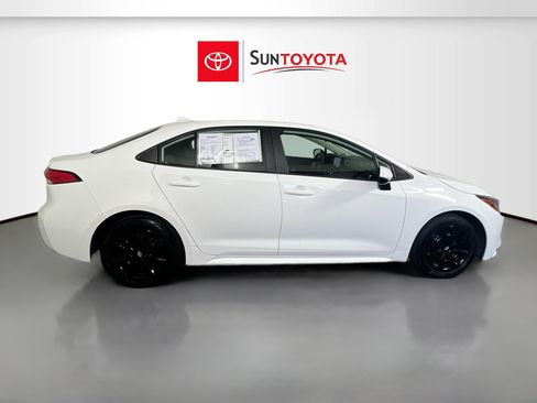 Used 2023 Toyota Corolla LE FWD image 2