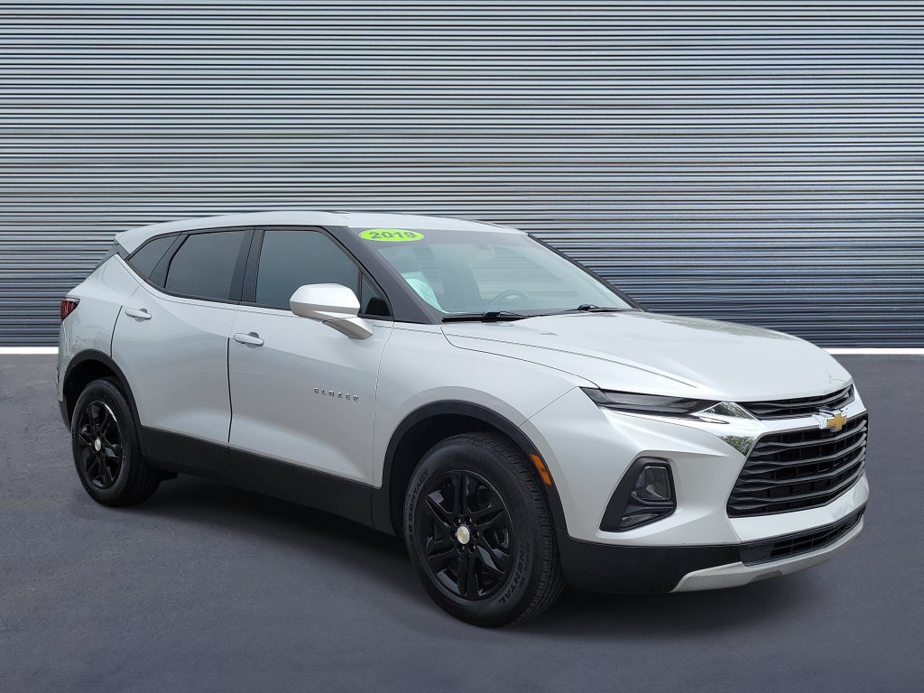 Used 2019 Chevrolet Blazer LT FWD image 2