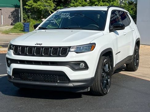 Used 2026 Jeep Compass Latitude AWD/4WD image 41