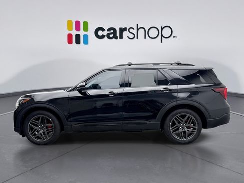 Used 2025 Ford Explorer ST AWD/4WD image 2