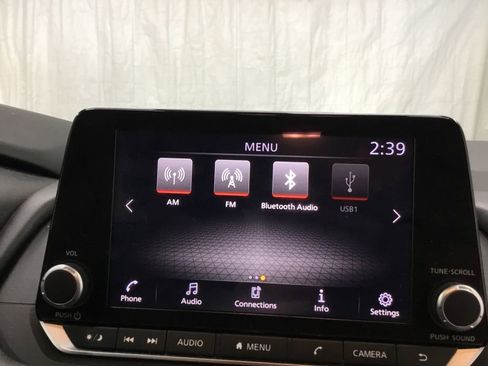 Used 2024 Nissan Rogue S image 25