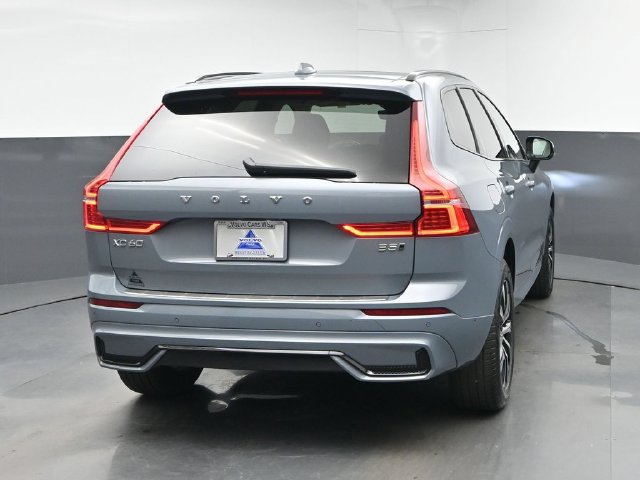 Used 2024 Volvo XC60 B5 Plus w/ Protection Package Premier AWD/4WD image 8