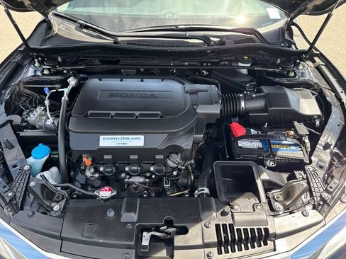 Used 2017 Honda Accord Touring image 28