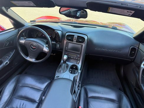 Used 2006 Chevrolet Corvette Convertible w/ Preferred Equipment Group image 15