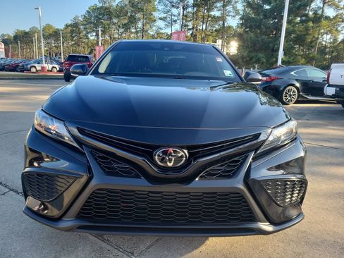 Certified 2022 Toyota Camry SE image 10