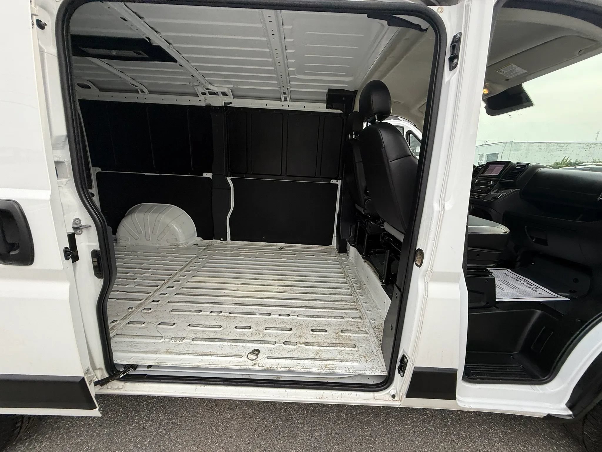 Used 2025 RAM ProMaster 2500 w/ Convenience Group FWD image 48
