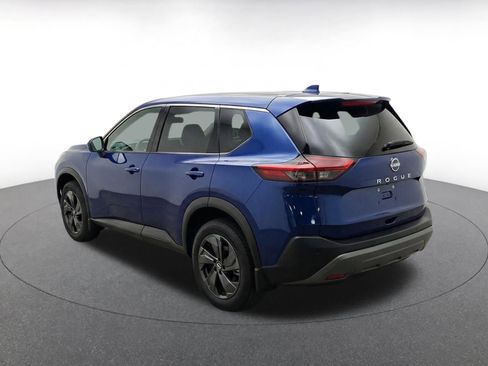 Used 2025 Nissan Rogue SV FWD image 8