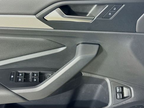 Certified 2021 Volkswagen Jetta SE w/ SE Cold Weather Package FWD image 11