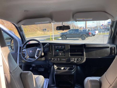 Used 2019 GMC Savana 2500 w/ Enhanced Convenience Package image 27