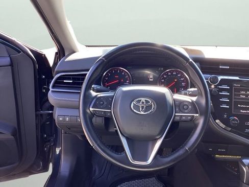 Used 2020 Toyota Camry XSE image 19