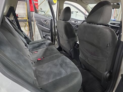 Used 2016 Nissan Rogue S image 11