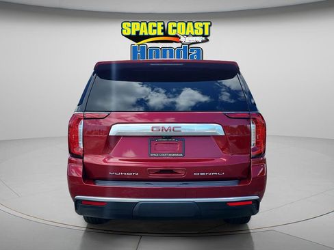 Used 2022 GMC Yukon XL Denali w/ Denali Premium Package image 4