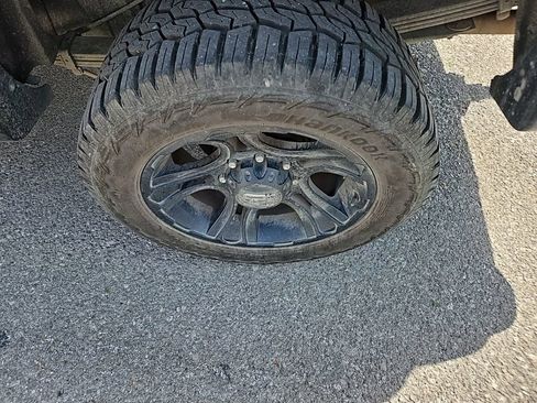 Used 2015 GMC Sierra 2500 Denali w/ Driver Alert Package image 13